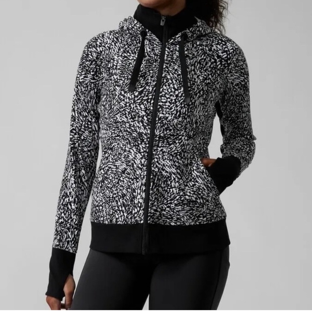Athleta Sz Medium Triumph Printed Hoodie Black White Windstorm Jacket Full Zip